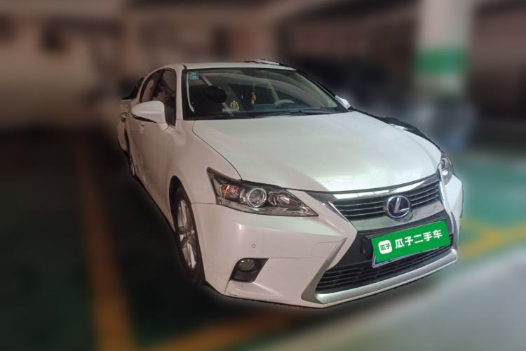 Used Lexus CT 2014 CT200h Comfort Edition Monochrome Front Right 45 Deg