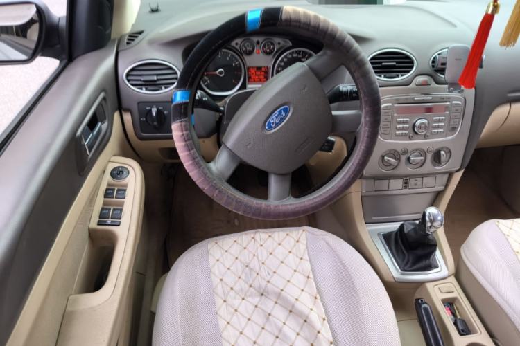 Used Ford Focus 2011 Sedan 1.8L Manual Comfort Model