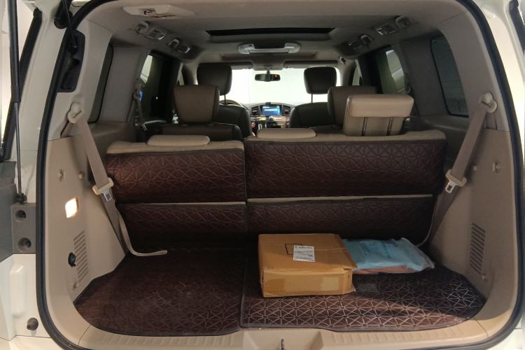 Used Nissan Quest 2015 3.5L SL Trunk