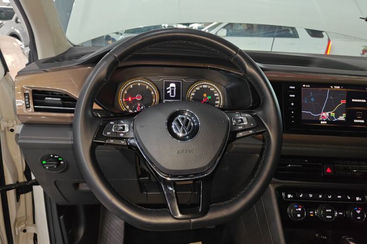 Used Volkswagen Tharu 2020 280TSI Two-Wheel Drive Luxury Edition China VI Standard Steering Wheel