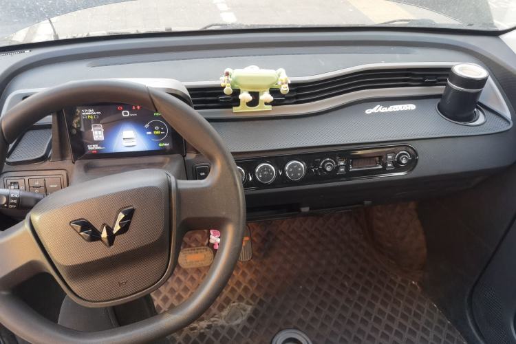 Used Wuling Hongguang MINIEV 2022 Zizai Version Lithium Iron Phosphate Center Console