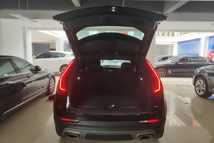 Used Cadillac XT4 2022 28T Two-Wheel-Drive Luxury Version