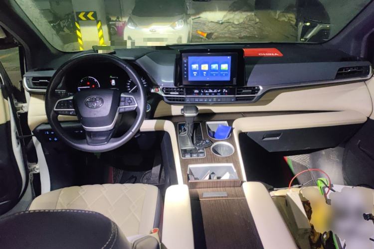 Used Toyota SIENNA 2021 2.5L Hybrid Luxury Edition
