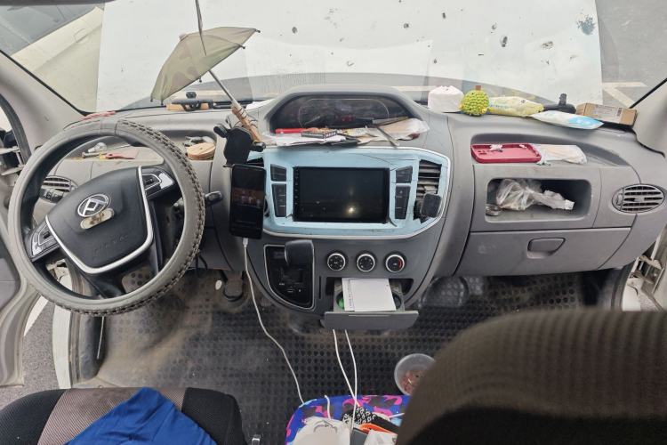 Used SAIC MAXUS Xintu V80 2021 2.0T AMT Classic City Distribution King Long Wheelbase Mid-Roof 3-Seater