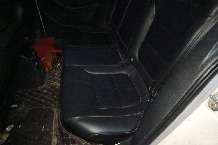 Used Volkswagen Sagitar 2014 Revised Version 1.6L Automatic Comfort Edition Left Rear Seat