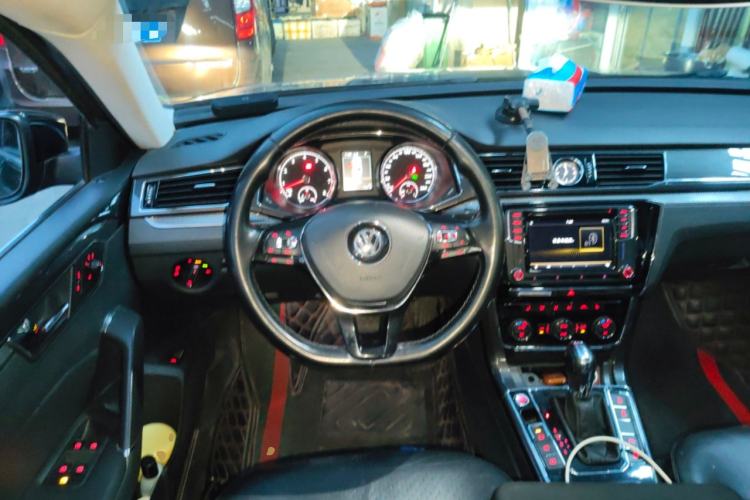 Used Volkswagen Passat 2017 330TSI DSG Prestige Edition Steering Wheel