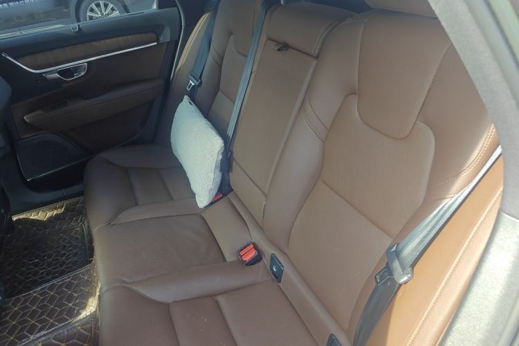 Used Volvo V90 2022 Cross Country B5 AWD Smart Range Edition
