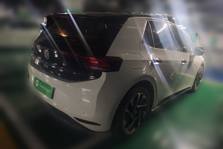 Used Volkswagen ID.3 2025 Smart Edition Outstanding Model Rear Right 45 Deg