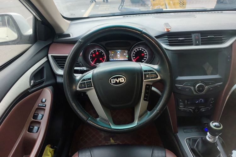 Used BYD G5 2014 1.5TI Manual Luxury Edition
