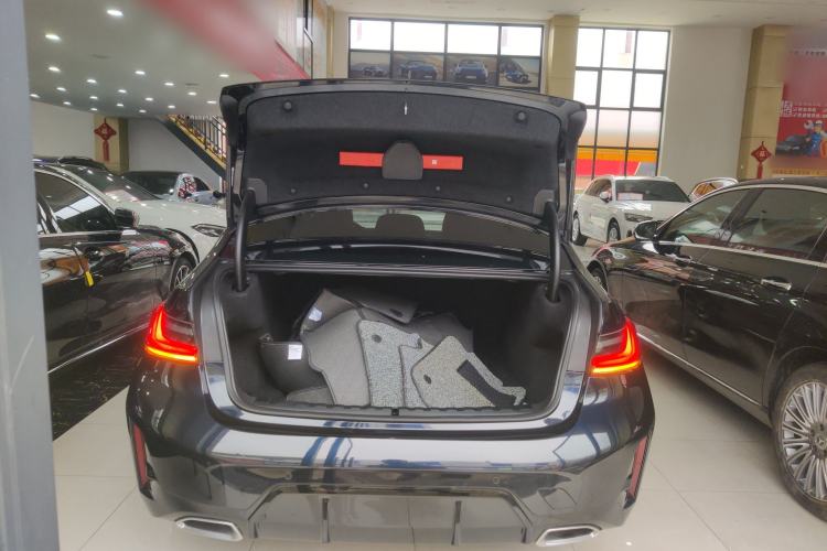 Used BMW 3 Series 2025 325i M Sport Package Trunk