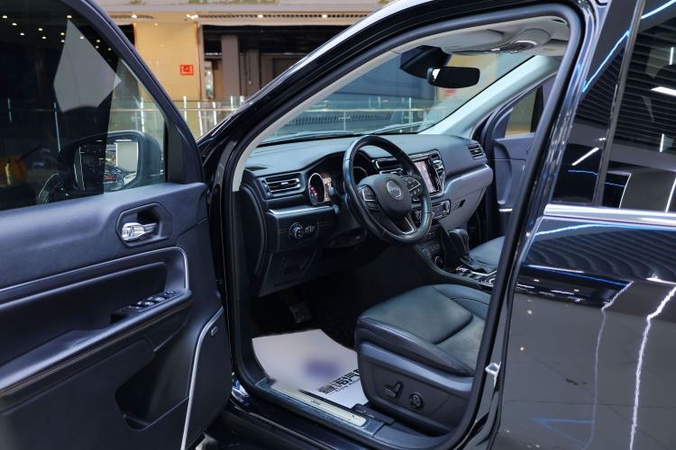 Used Jeep Grand Commander 2018 2.0T Four-Wheel Drive Smart Enjoyment Version China V Emission Standard
