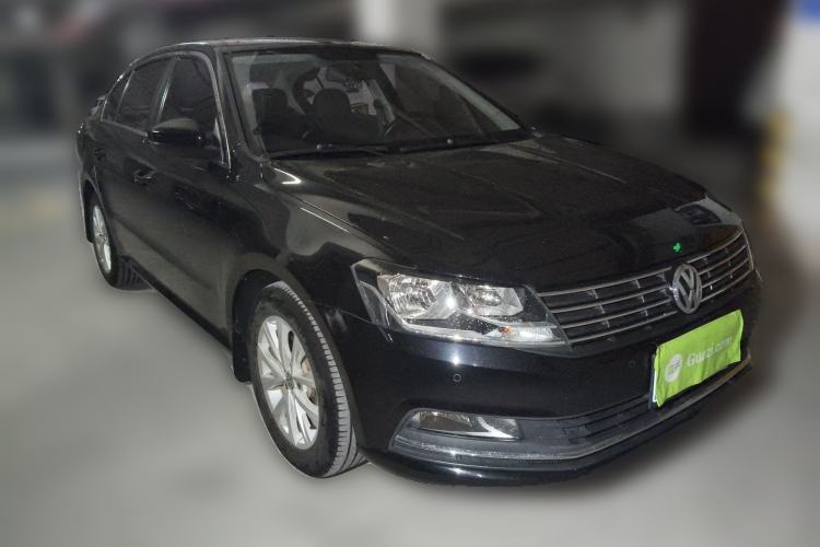 Used Volkswagen Lavida 2015 1.6L Automatic Comfort Edition Front Right 45 Deg