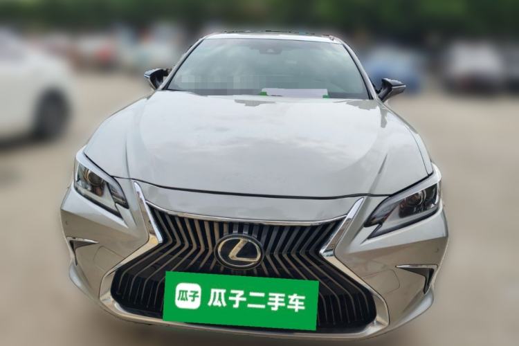 Used Lexus ES 2020 300h Premier Edition