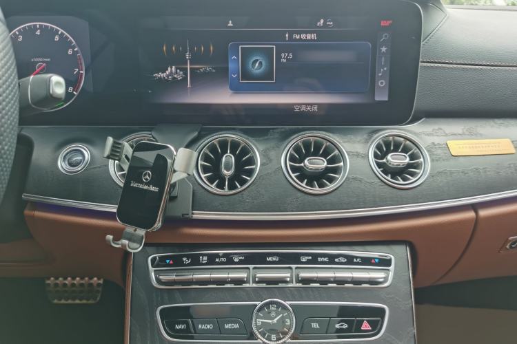 Used Mercedes-Benz E-Class 2020 E 260 Coupe Audio And AC Panel