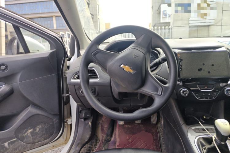 Used Chevrolet Cruze 2017 1.5L Manual Pioneer Edition
