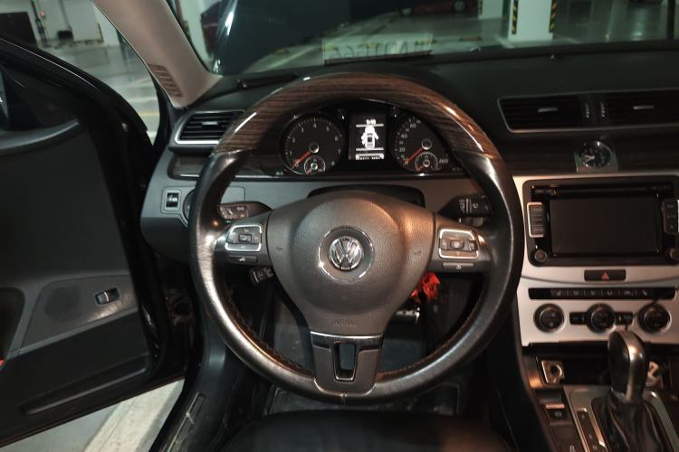 Used Volkswagen Magotan 2013 1.8TSI Prestige Model Steering Wheel