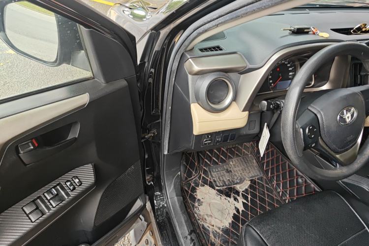 Used Toyota RAV4 2015 2.0L CVT Two-Wheel Drive Urban Edition