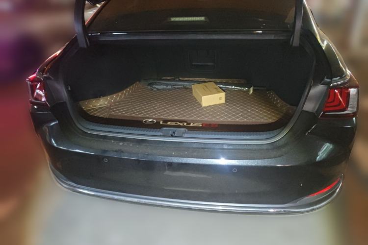 Used Lexus ES 2023 200 Excellence Edition
