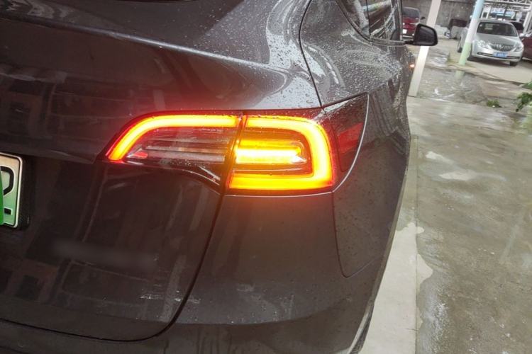 Used Tesla Model Y 2021 Long-Range All-Wheel-Drive Version