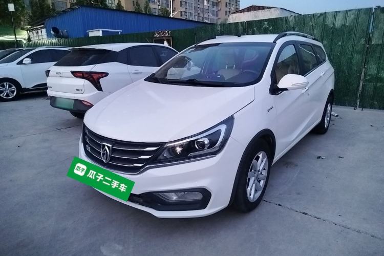 Used Baojun 310W 2017 1.5L Manual Fashion Model China V