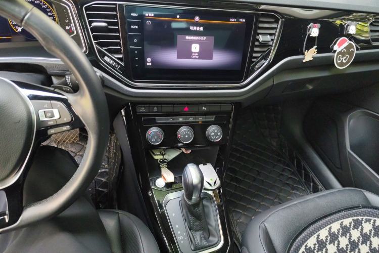 Used Volkswagen T-ROC 2022 280TSI DSG Two-Wheel Drive Comfort PLUS Audio And AC Panel