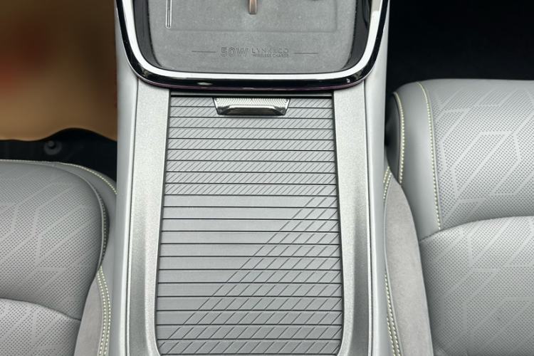 Used Lynk & Co 08 EM-P 2023 245km Ultra-Long Range Halo