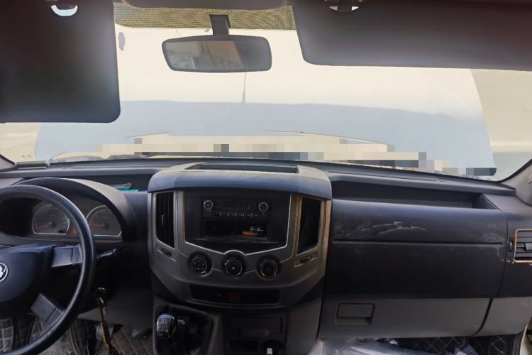 Used Dongfeng Yufeng 2020 2.3T Economy Logistics Vehicle Long Wheelbase High Roof 5-9 Seater WP2.3