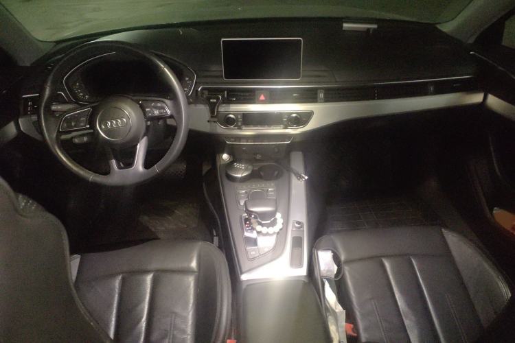 Used Audi A4L 2018 30th Anniversary Edition 40 TFSI Fashion Model
