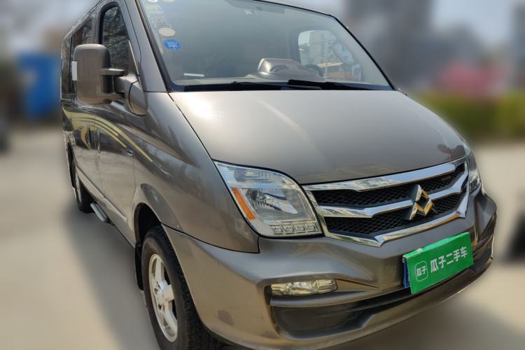 Used SAIC MAXUS Xintu V80  Front Right 45 Deg