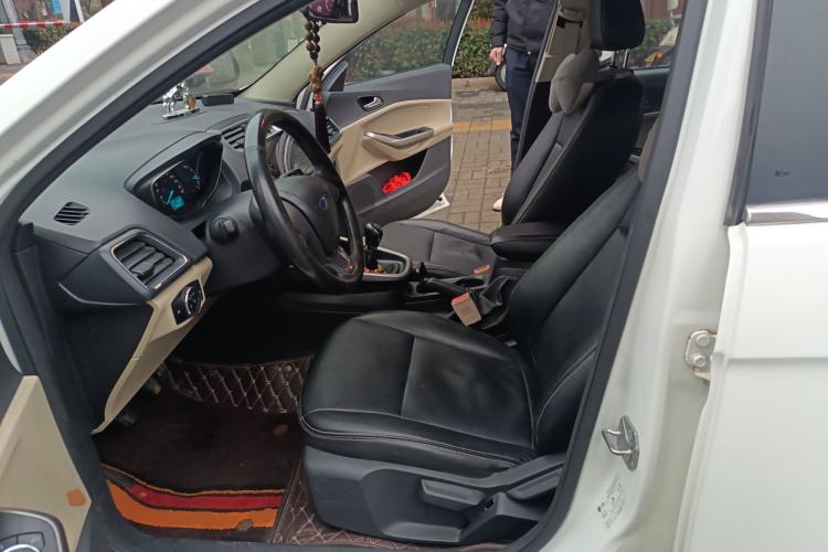 Used Ford Escort 2015 1.5L Manual Comfort Model
