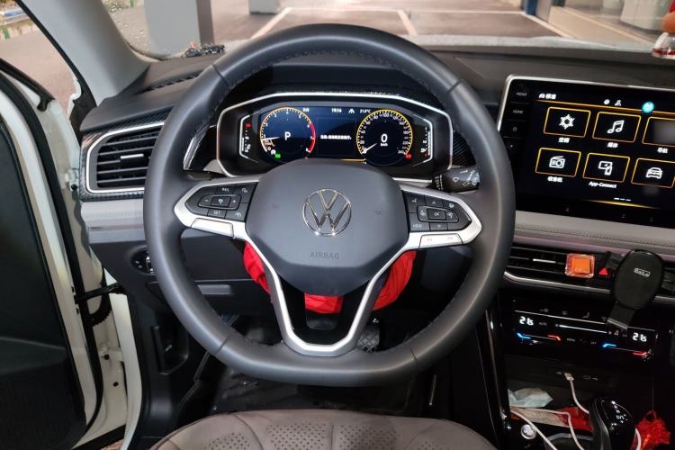 Used Volkswagen Tayron 2023 330TSI Two-Wheel-Drive Luxury Plus Advanced Version Steering Wheel