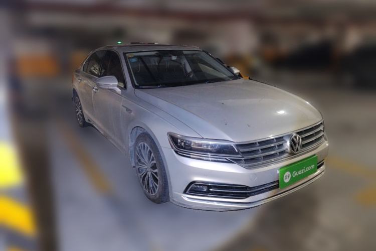 Used Volkswagen Phideon 2018 380TSI Two-Wheel Drive Business Edition Front Right 45 Deg