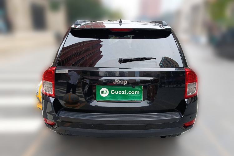 Used Jeep Compass 2011 2.0L two-wheel drive sport version
