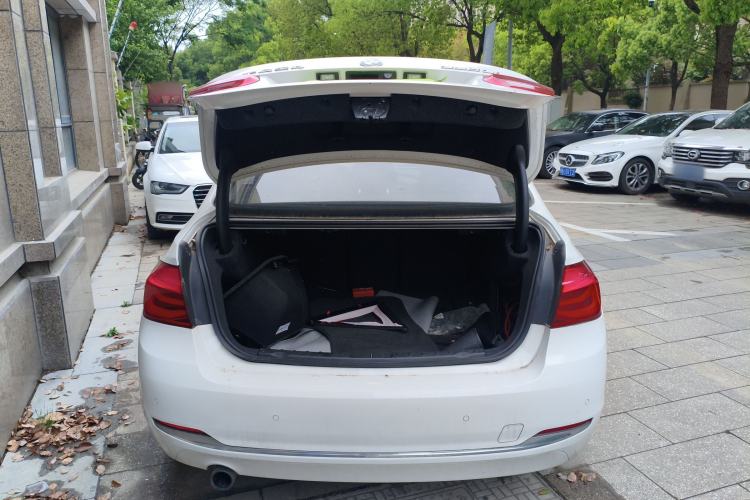 Used BMW 3 Series 2016 320Li Fashion Model Trunk