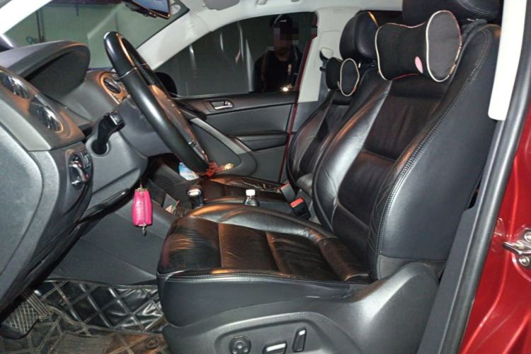 Used Volkswagen Tiguan 2010 1.8TSI Automatic Two-Wheel Drive Elite Edition Left Front Seat