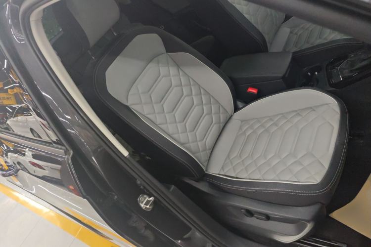 Used Volkswagen Tayron 2024 330TSI Two-Wheel Drive Luxury Plus Advanced Version