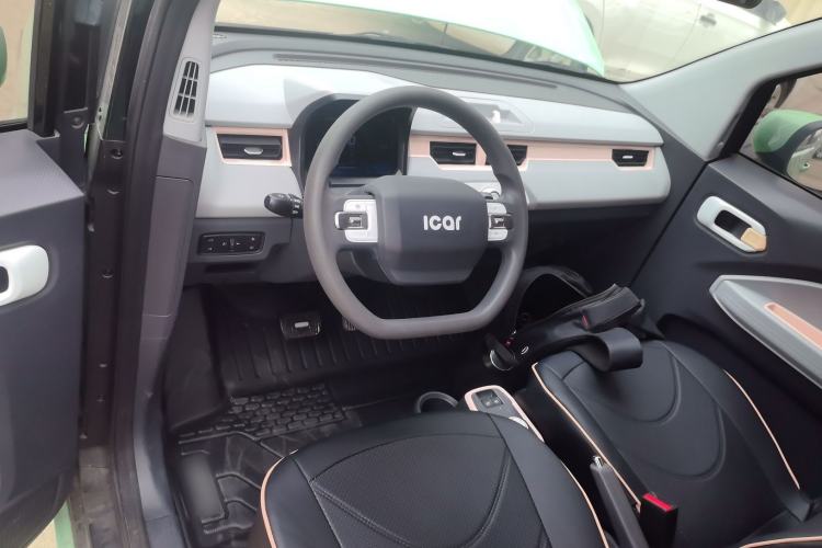 Used Chery QQ Ice Cream 2022 170km Sundae Phosphate Lithium-Ion Center Console