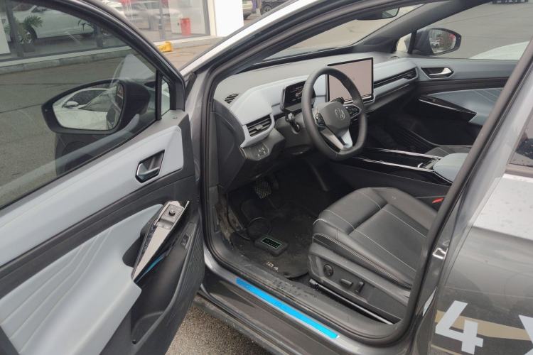 Used Volkswagen ID.4 X 2025 Smart Version Pure & Intelligent Enjoyment Edition