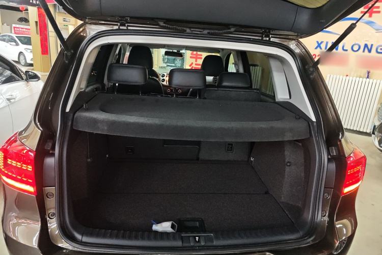 Used Volkswagen Tiguan 2016 280TSI Automatic Two-Wheel-Drive Silk Road Style Edition Trunk