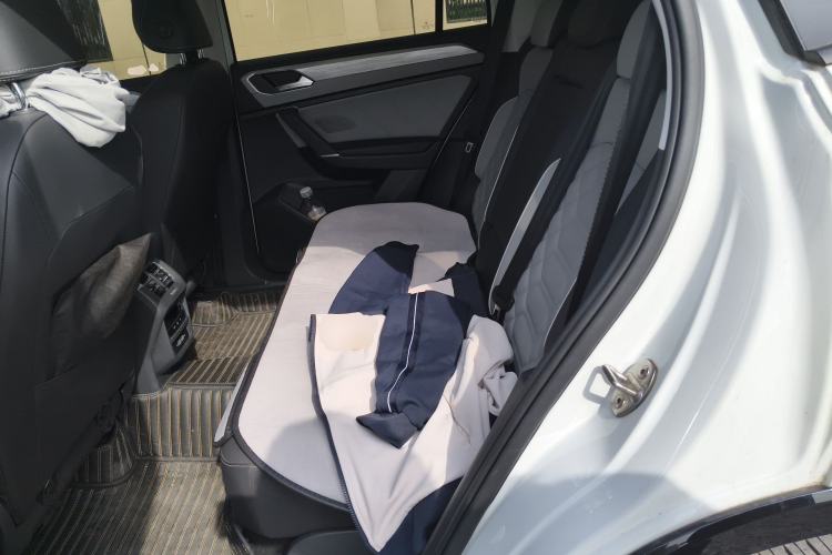 Used Volkswagen Tayron 2023 330TSI Two-Wheel-Drive R-Line High-Energy Version Left Rear Seat