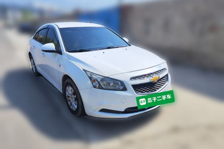 Used Chevrolet Cruze 2015 1.5L Classic SL MT Front Right 45 Deg