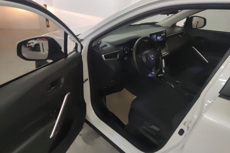 Used Toyota Corolla Cross 2023 Dual-Motor 2.0L Pioneer Edition Driver Seat