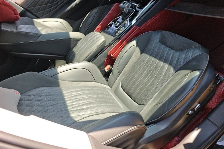 Used Hongqi HS5 2022 Facelifted Version 2.0T Smart Connect Flagship All-Wheel-Drive Edition Right Front Seat