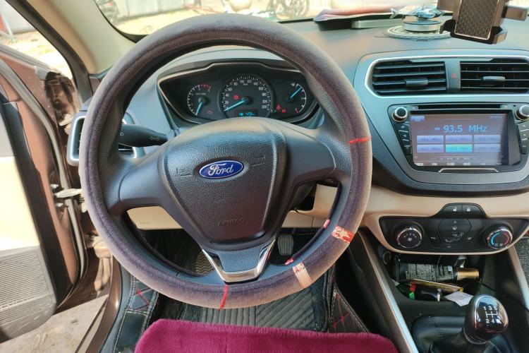 Used Ford Escort 2015 1.5L Manual Comfort Model
