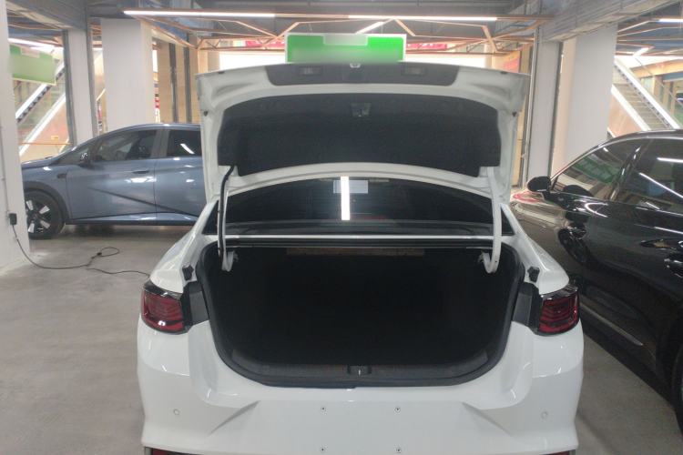 Used Geely Auto Emgrand L HiP 2022 1.5TD-DHT Pro 100KM Super Rui Trunk