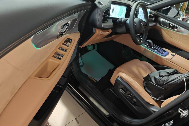 Used GAC Trumpchi ES9 2024 PHEV with 143 km Max