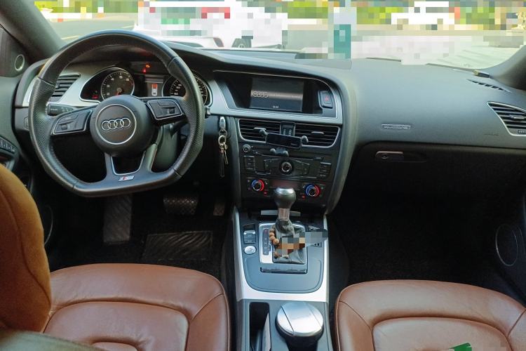 Used Audi A5 2010 3.2 coupe quattro
