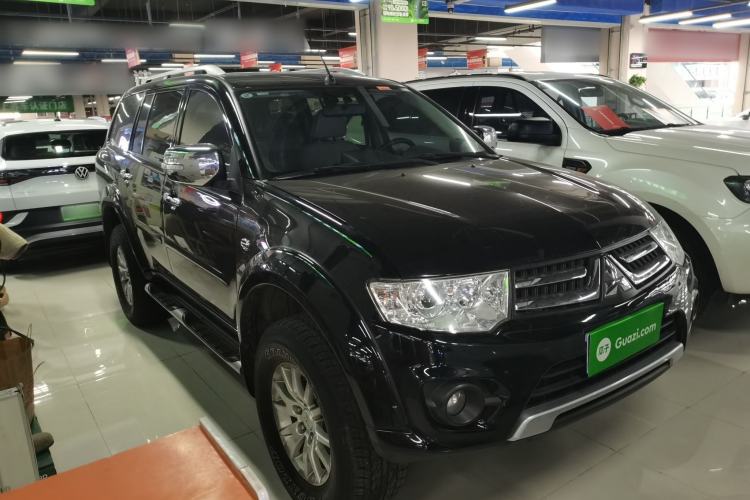 Used Mitsubishi Pajero Sport 2013 3.0L Automatic 4x4 Flagship Edition Front Right 45 Deg