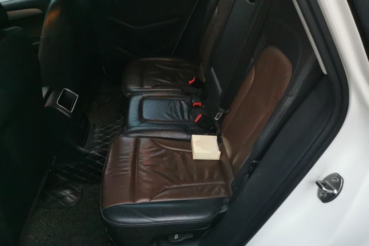 Used Audi Q5 2018 Collector's Edition 40 TFSI Ambition Model Left Rear Seat