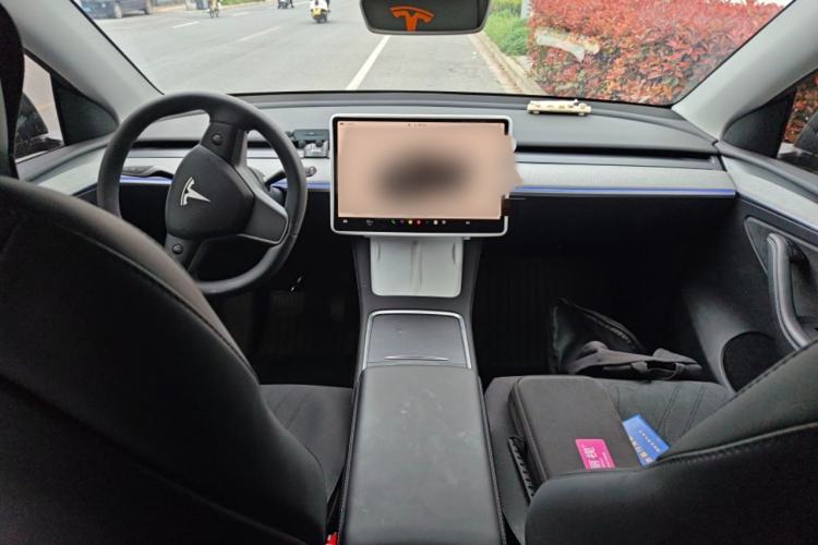 Used Tesla Model Y 2024 Rear-Wheel-Drive Version Interior 2